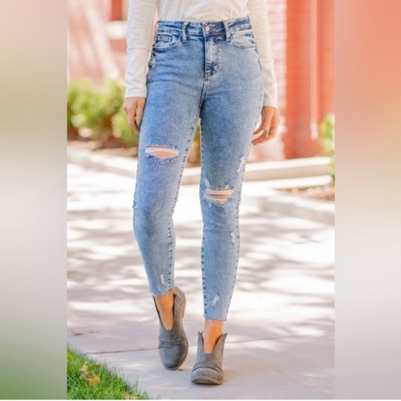 Judy Blue Light Acid Wash High Rise Lincoln Skinny Jeans Plus Size 20W - Picture 2 of 6